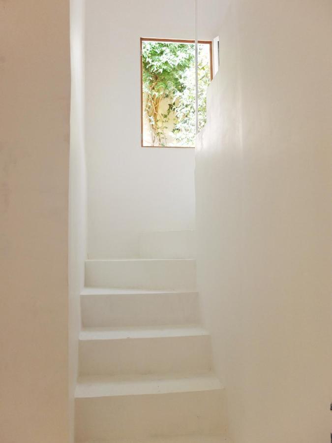 La Maison Jaune *